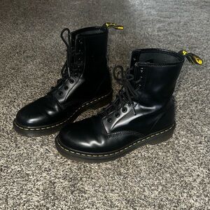 Dr. Martens women’s 1460 smooth boot